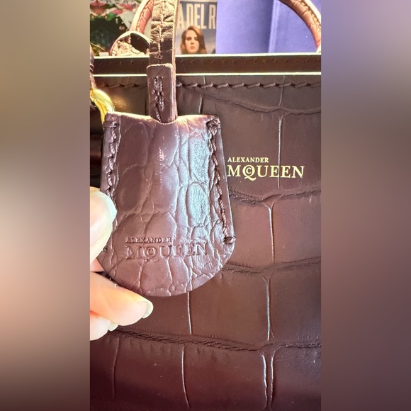 Alexander McQueen Burgundy Croc Embossed Leather Bag - Picture 9 of 16